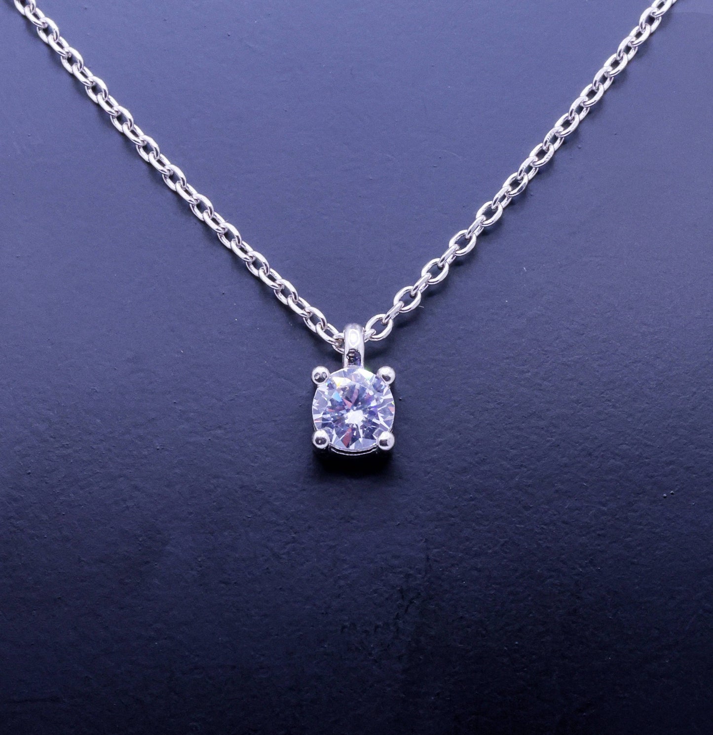 Timeless Elegance: Sterling Silver Four Paws Necklace - 4.5G, 35CM
