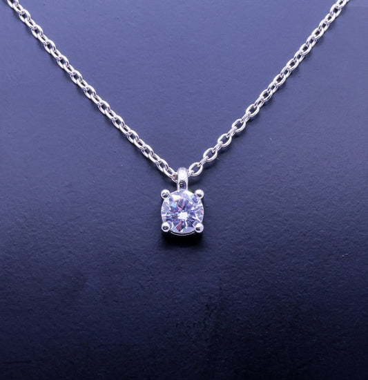 Timeless Elegance: Sterling Silver Four Paws Necklace - 4.5G, 35CM