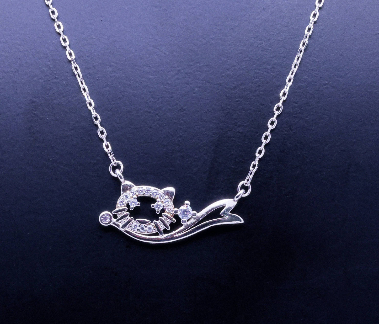 Playful Otter: Sterling Silver Pendant Necklace - 4.5G, 35CM